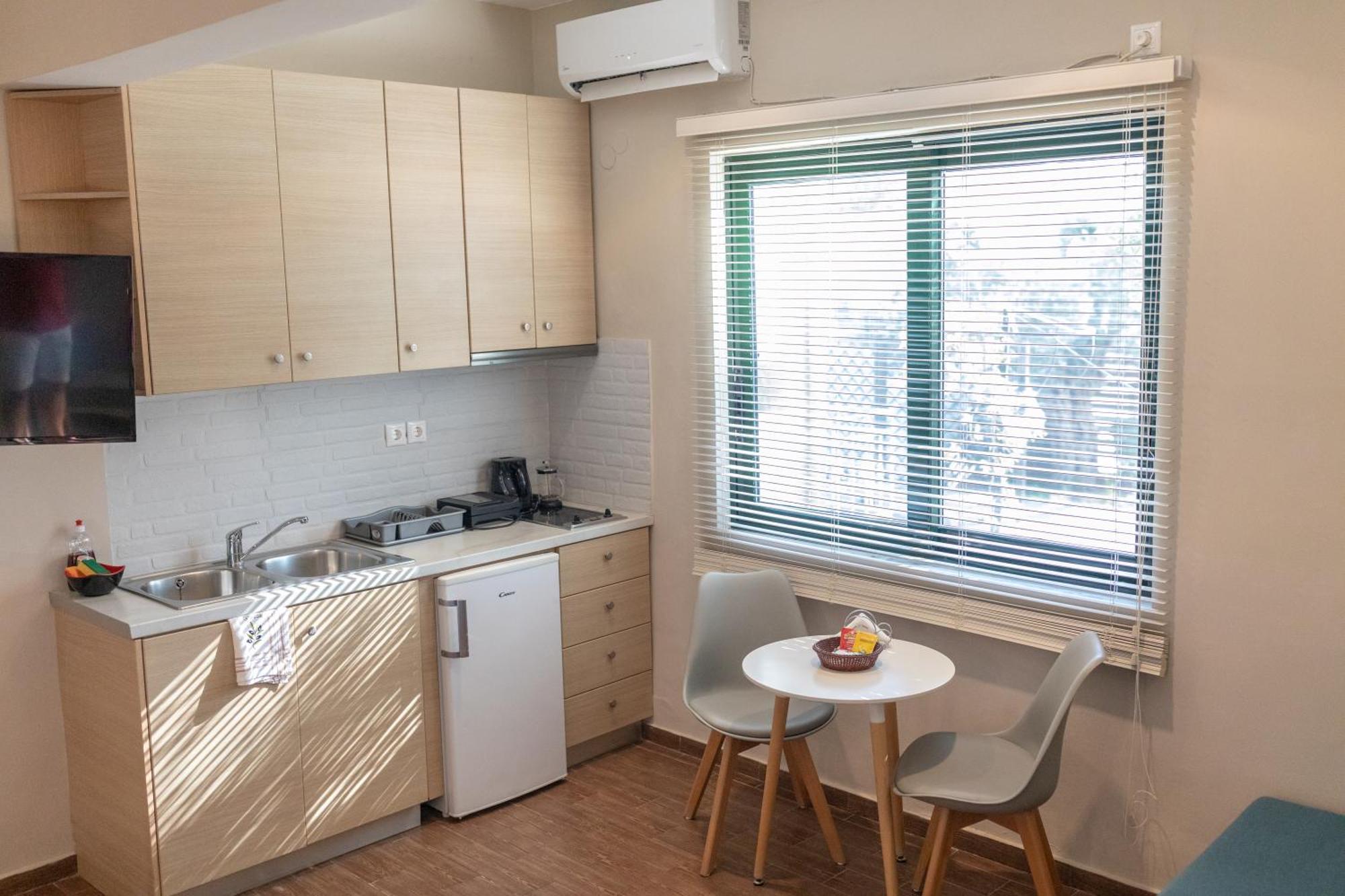 Ampoulos Rooms & Apartments Kedro Екстериор снимка