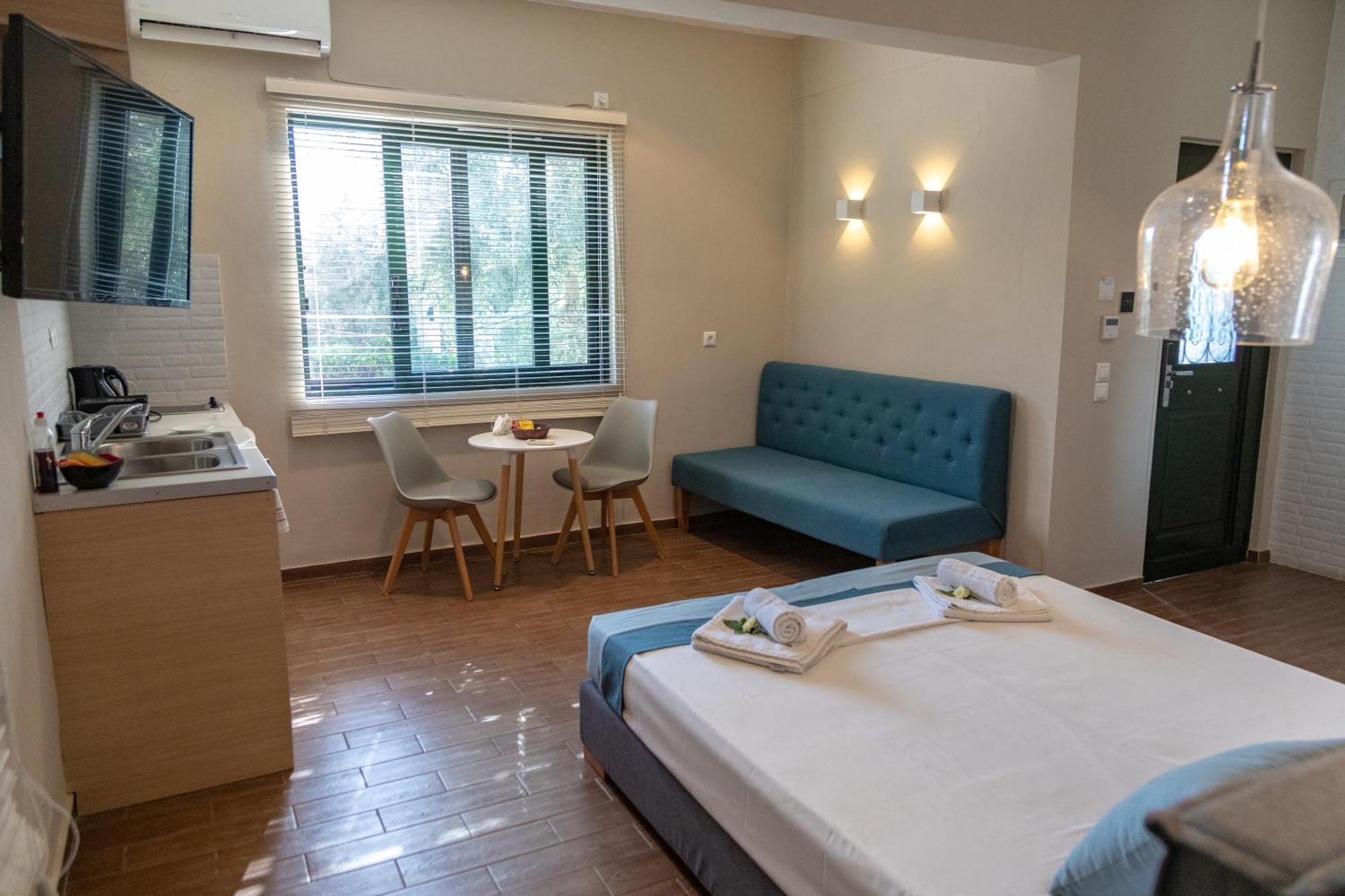 Ampoulos Rooms & Apartments Kedro Екстериор снимка
